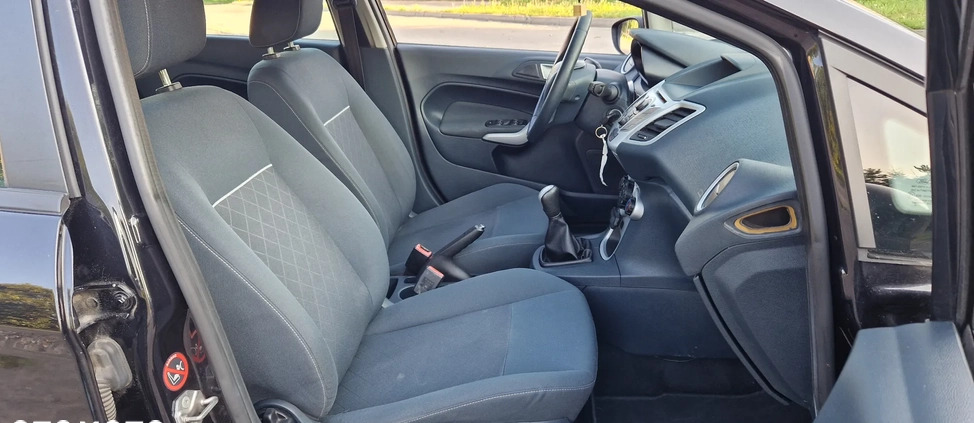 Ford Fiesta cena 19900 przebieg: 211000, rok produkcji 2012 z Świecie małe 191